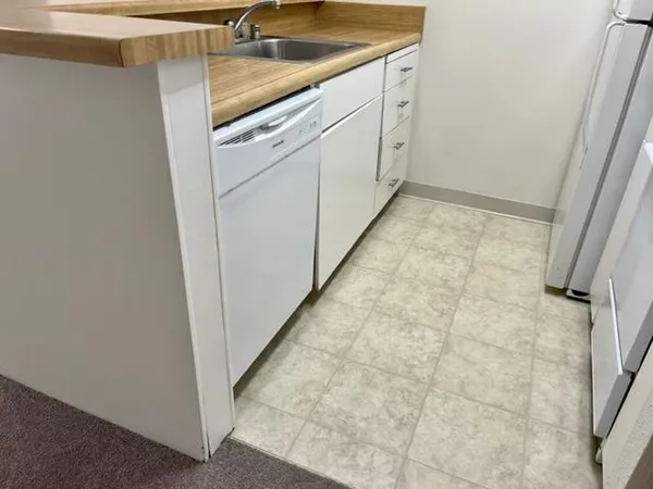 $2,000 | 243 Boardwalk Avenue, Unit D, San Bruno, CA 94066