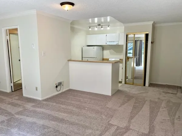 $2,000 | 243 Boardwalk Avenue, Unit D, San Bruno, CA 94066