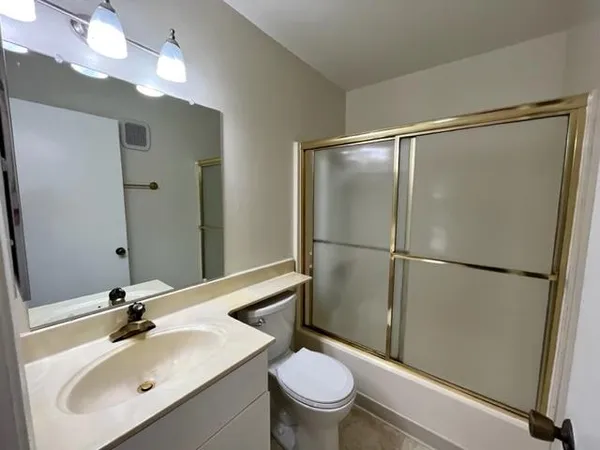 $2,000 | 243 Boardwalk Avenue, Unit D, San Bruno, CA 94066