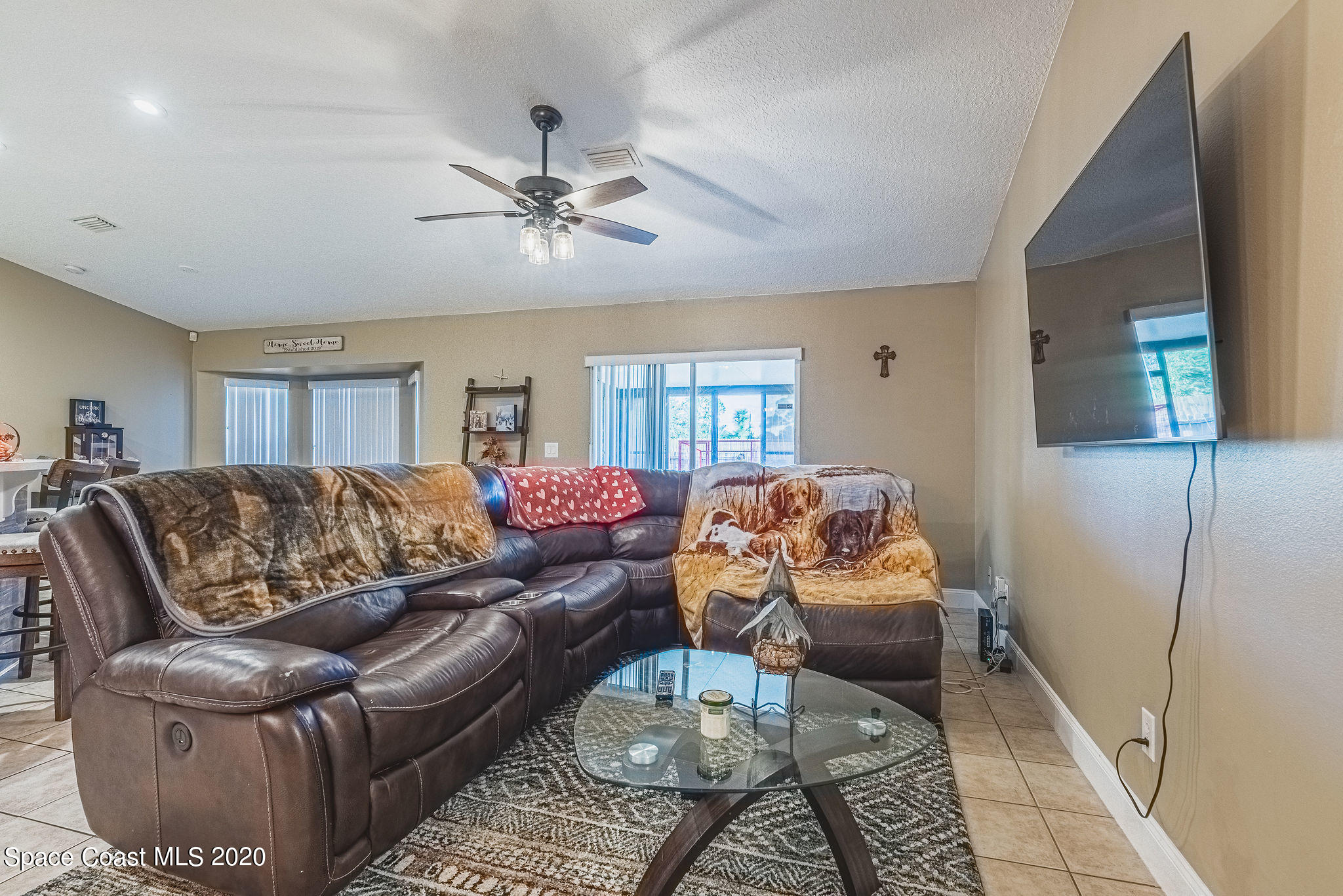 1240 Rabbit Street Southeast Palm Bay, FL 32909 - Photo 4 of 41 a living room with furniture