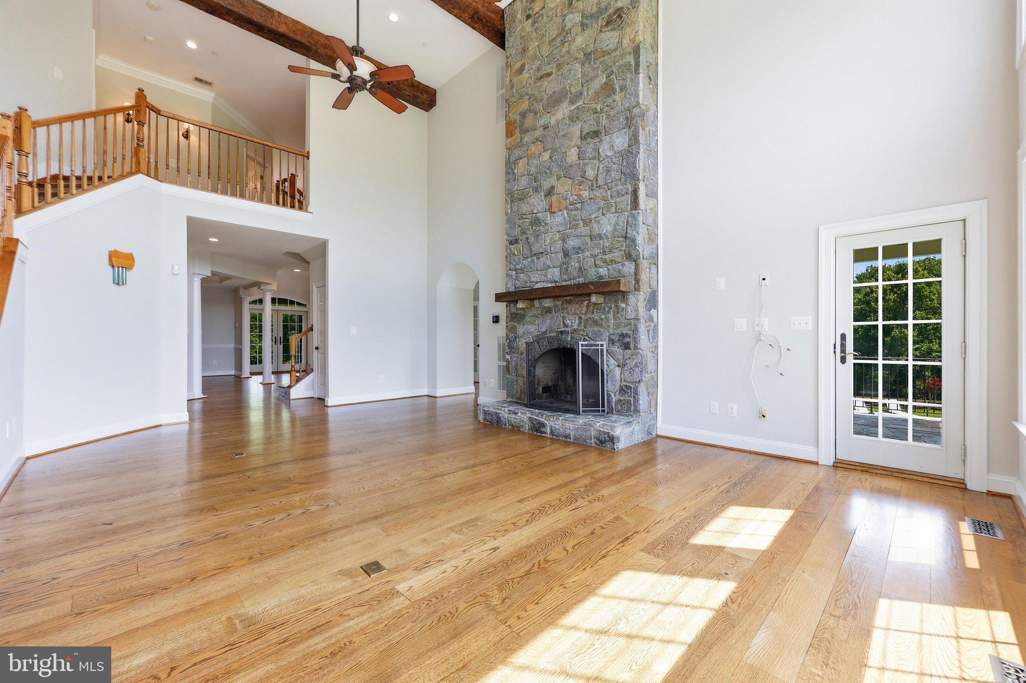 19014 Beallsville Road Poolesville, MD 20837 - Photo 23 of 83 Family Room