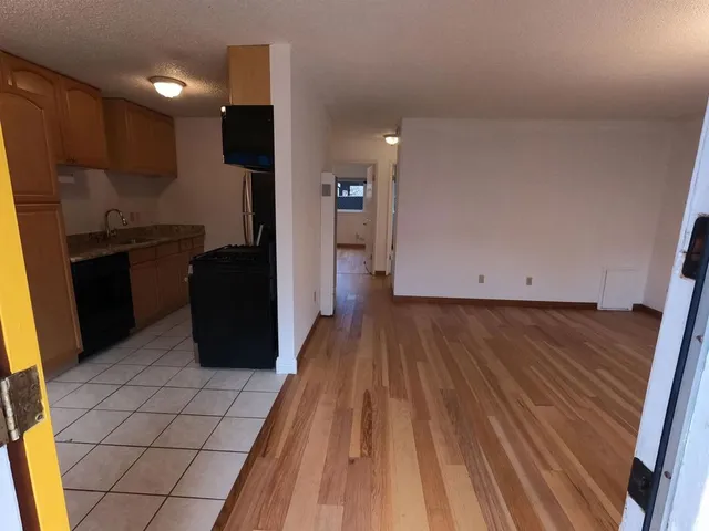 $2,700 | 968-968 45th Street, Oakland, CA 94608