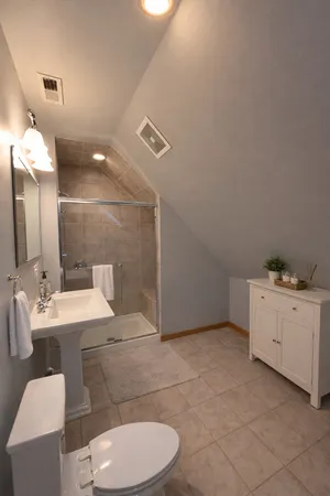 $4,500 | 1901 West Fletcher Street, Unit 2, Chicago, IL 60657