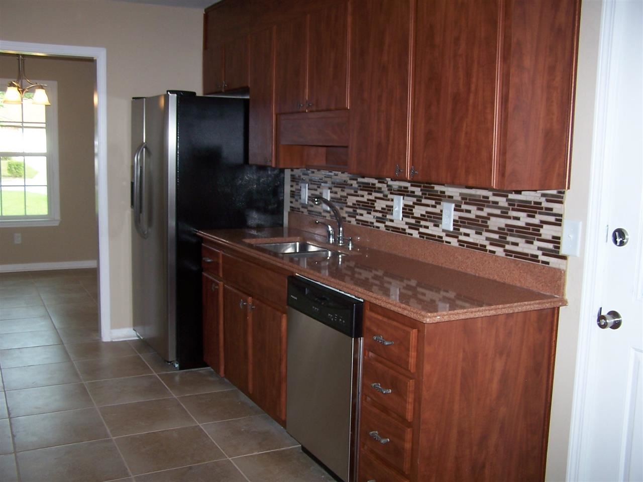 8329 Pilgrim Road Pensacola, FL 32514 - Photo 6 of 38 Custom tiled back splash