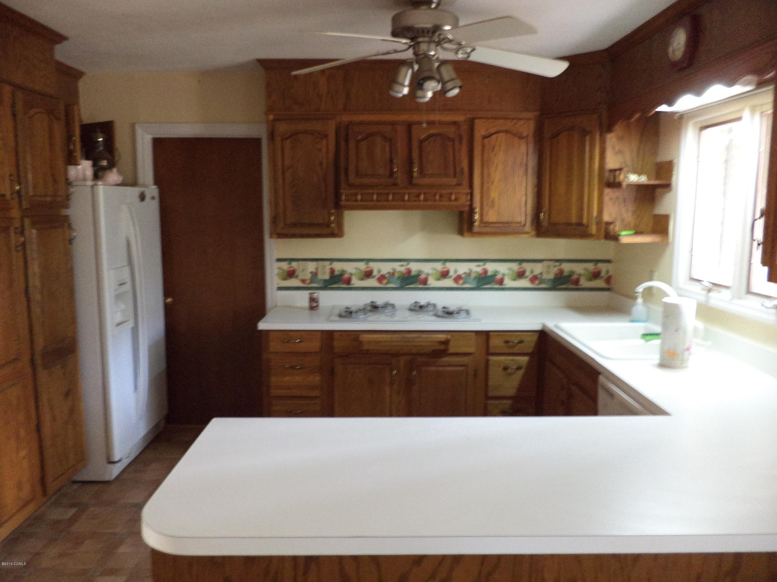 216 Lands End Road Morehead City, NC 28557 - Photo 4 of 10 Kitchen from breakfast room