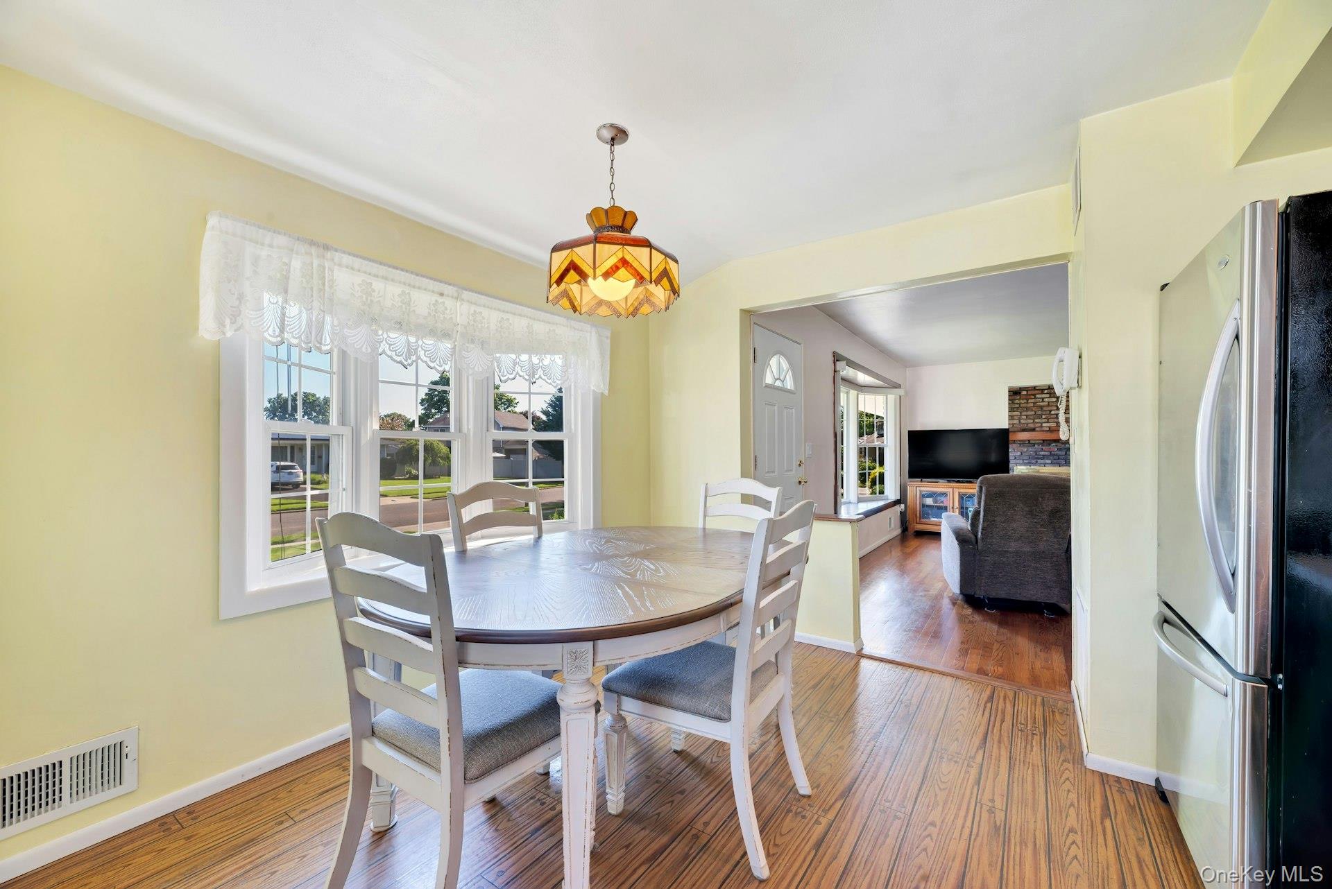 7 Applewood Road St. James, NY 11780 - Photo 4 of 18