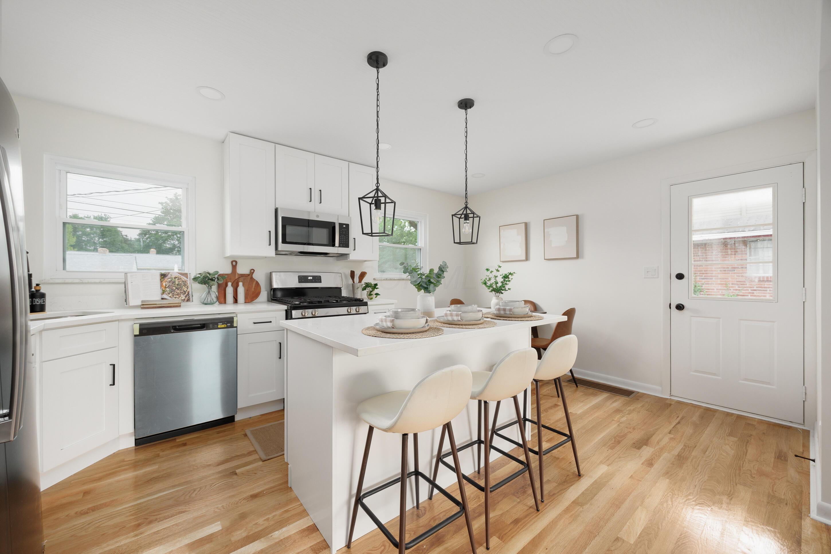 1079 Loring Road Columbus, OH 43224 - Photo 11 of 48 Kitchen