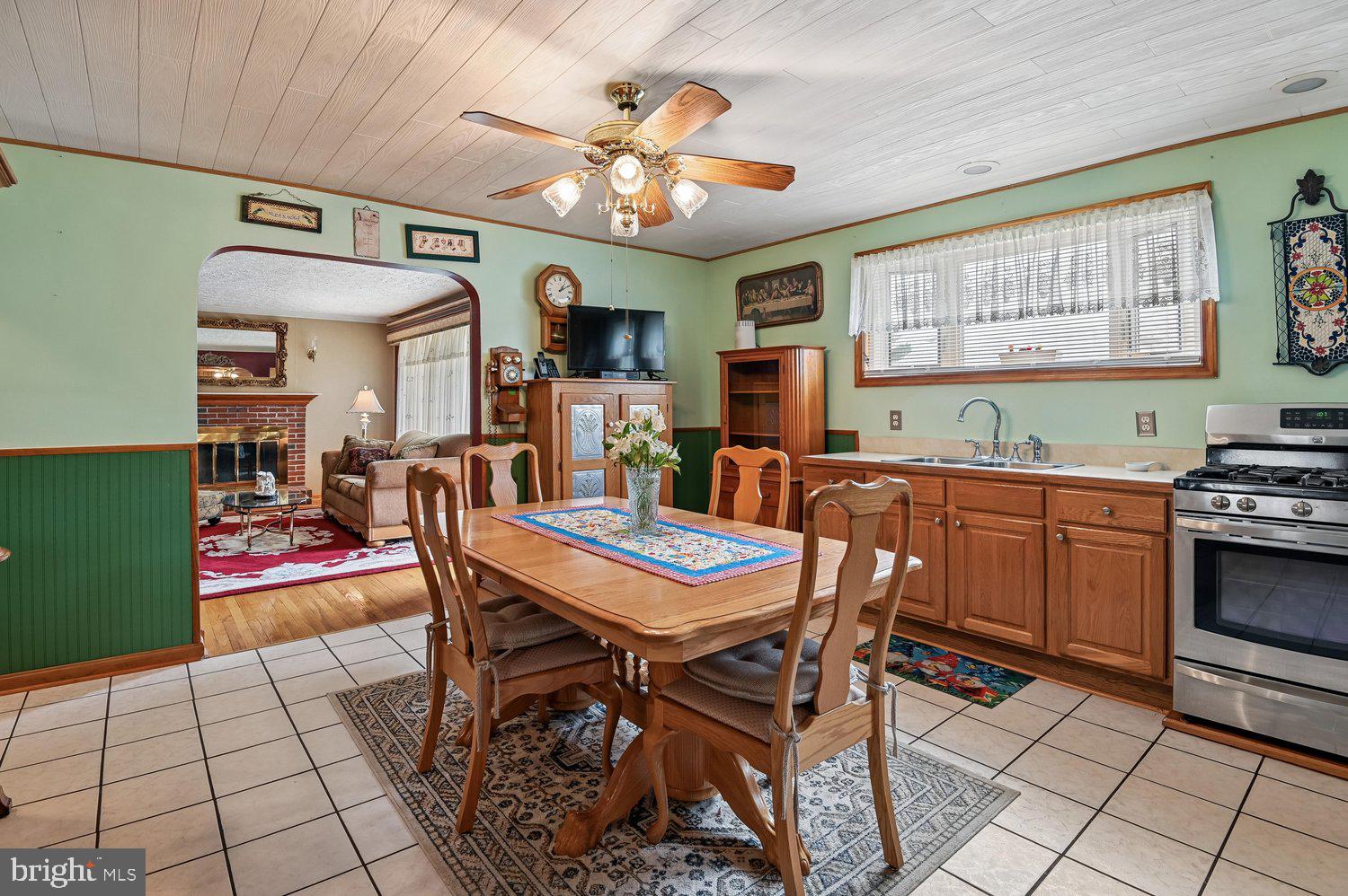6907 German Hill Road Baltimore, MD 21222 - Photo 11 of 31 Kitchen