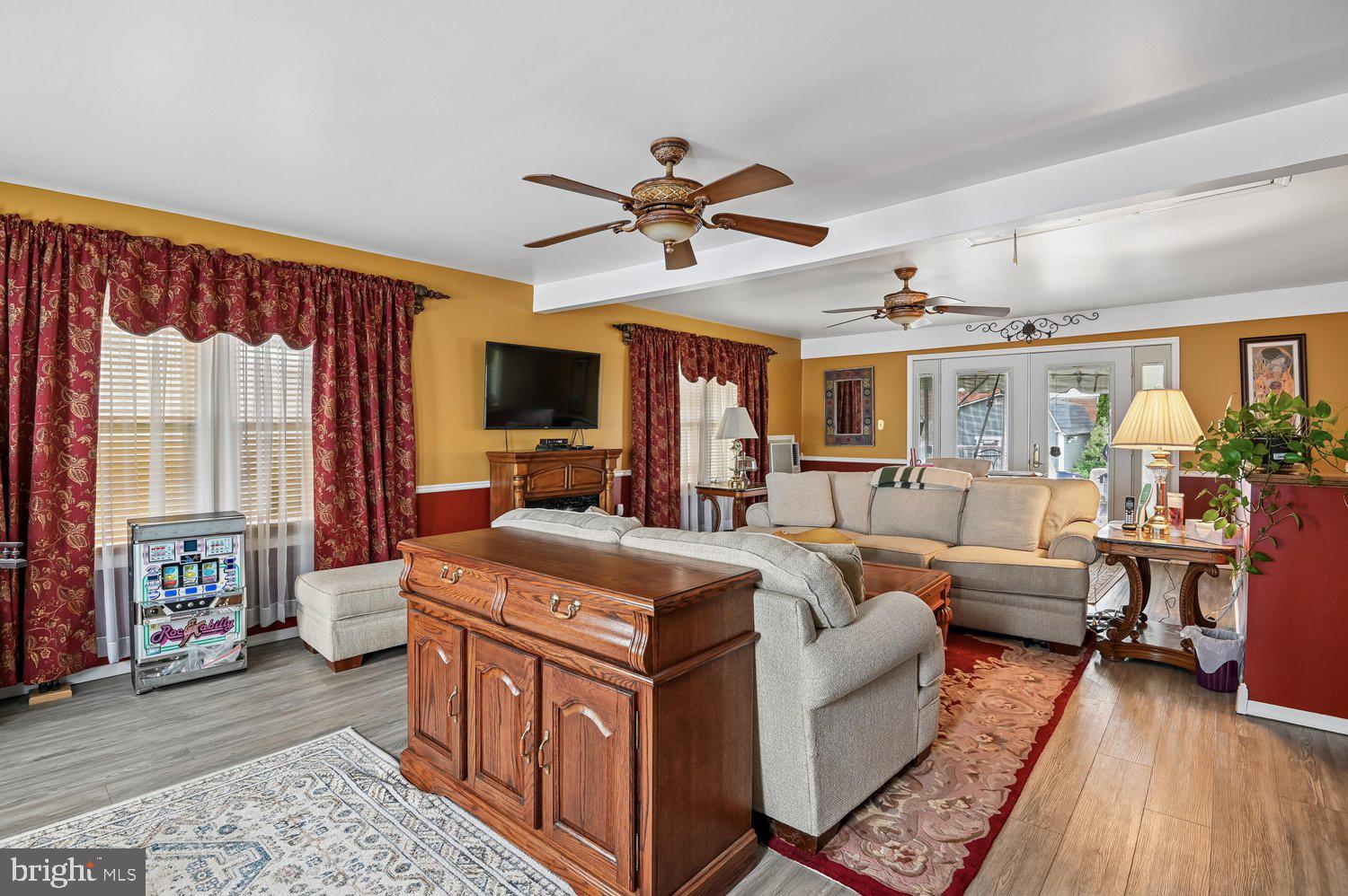 6907 German Hill Road Baltimore, MD 21222 - Photo 14 of 31 Family Room