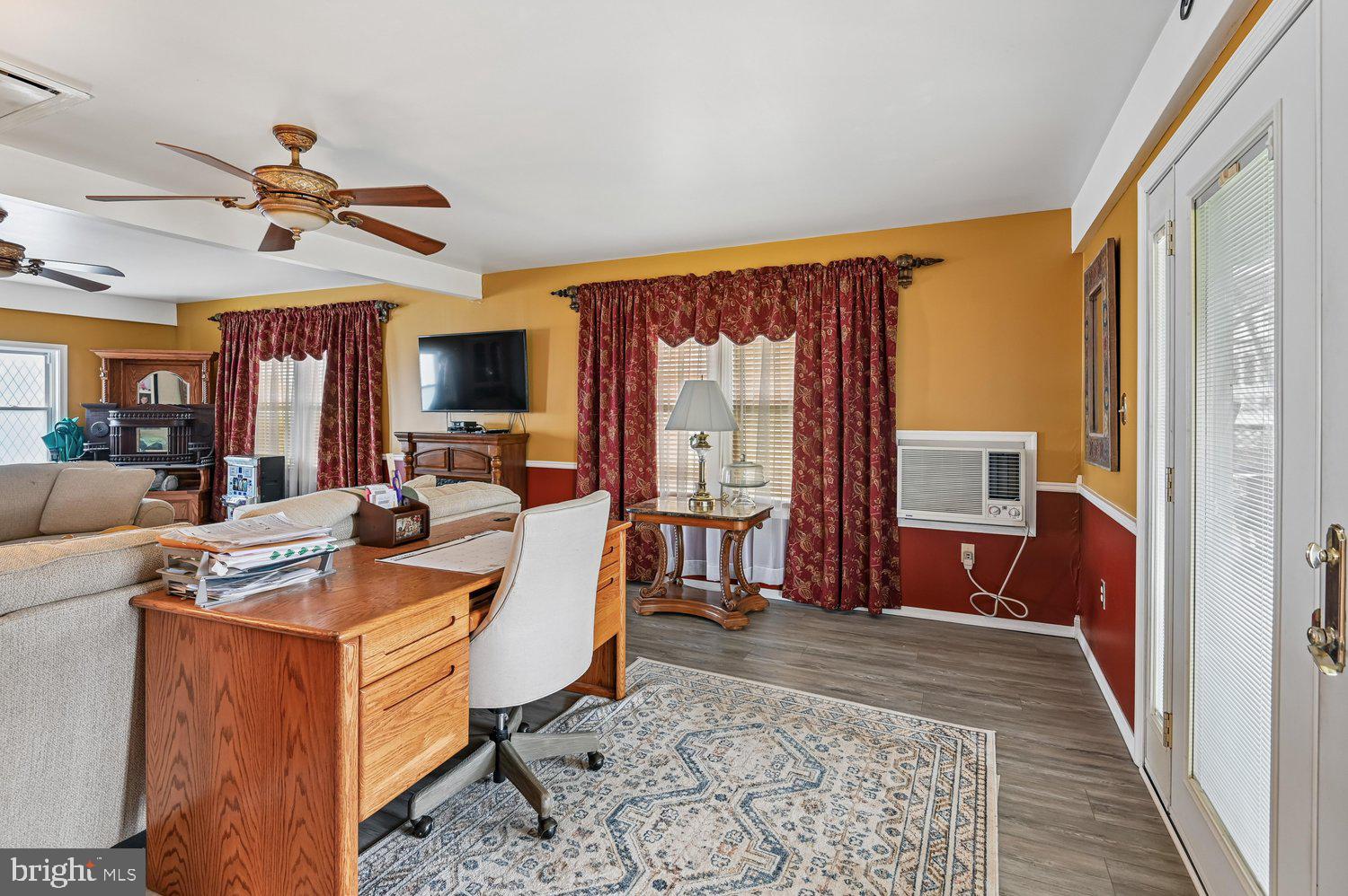 6907 German Hill Road Baltimore, MD 21222 - Photo 17 of 31 Family Room