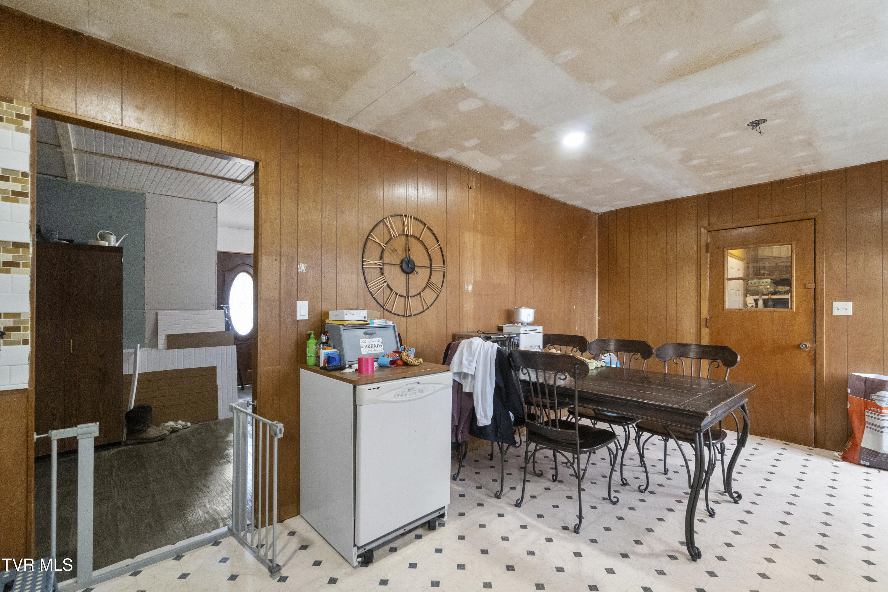 2002 Ivanhoe Road Morristown, TN 37814 - Photo 13 of 33 DSC01958-2