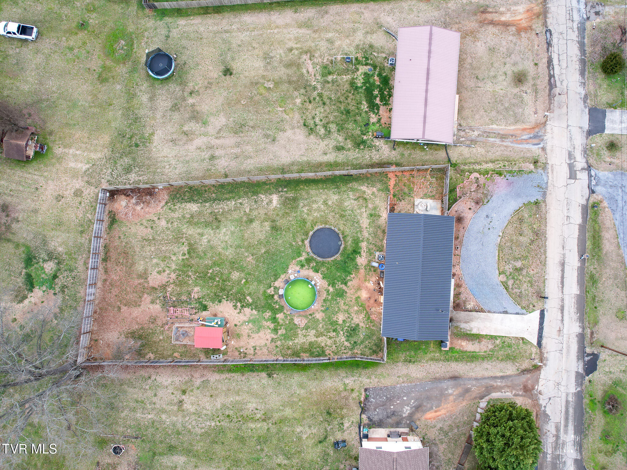 2002 Ivanhoe Road Morristown, TN 37814 - Photo 4 of 33 DJI_0979-Edit