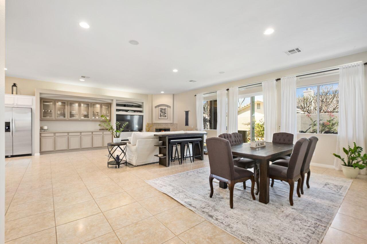 42128 May Pen Road Bermuda Dunes, CA 92203 - Photo 4 of 32 Dining/Living Room