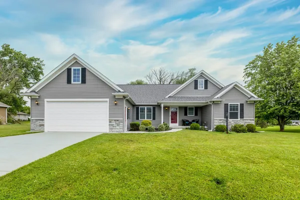 $398,900 | 7061 Greenbush Lane, Lexington, MI 48450