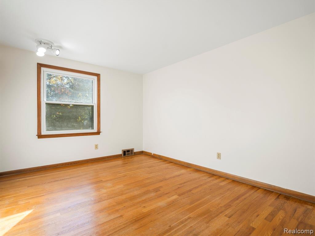 512 Old Perch Road Rochester Hills, MI 48309 - Photo 23 of 35