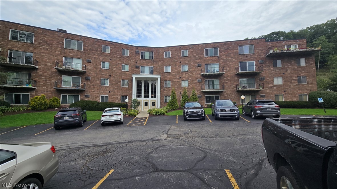 315 Solon Road, Unit 202 Chagrin Falls, OH 44022 - Photo 1 of 13 Gallery Image 1