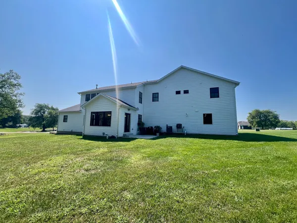 $664,000 | 7845 Fitzgerald Road, Clinton, IL 61727