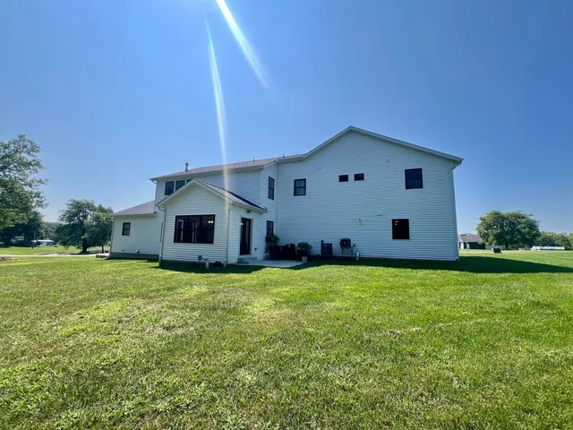 $669,000 | 7845 Fitzgerald Road, Clinton, IL 61727