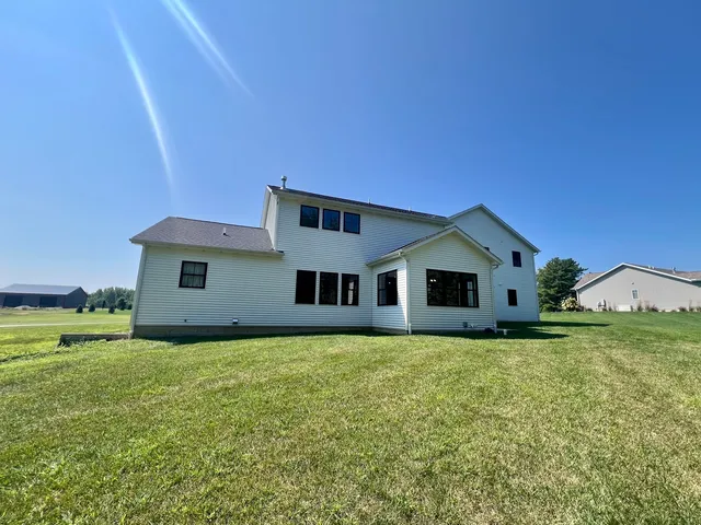 $669,000 | 7845 Fitzgerald Road, Clinton, IL 61727