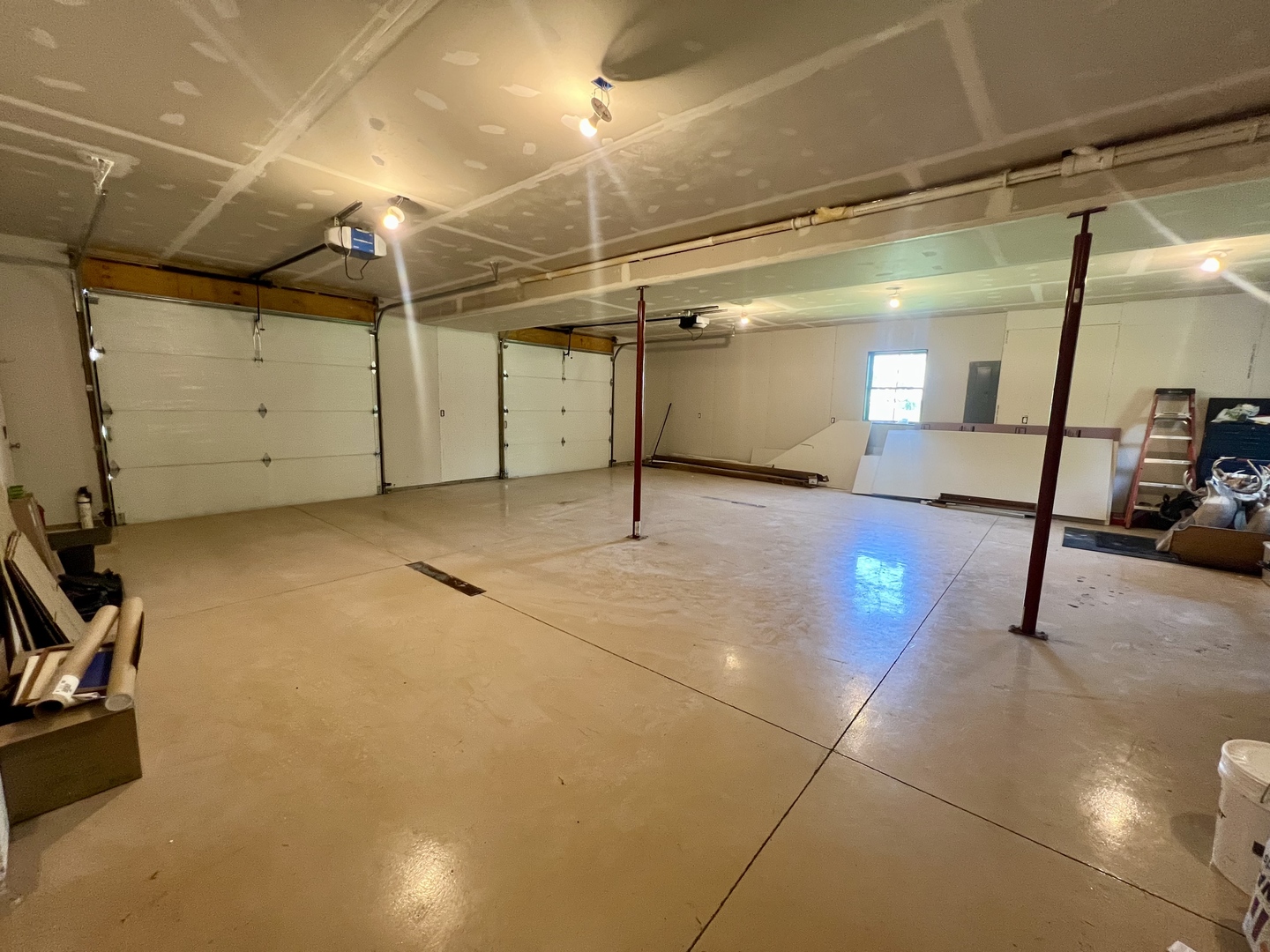 7845 Fitzgerald Road Clinton, IL 61727 - Photo 61 of 62 a view of a indoor garage