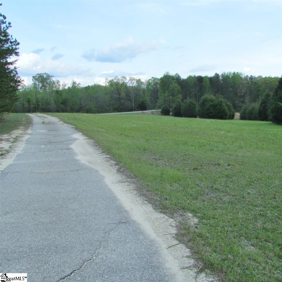 1520 Davis Road Woodruff, SC 29388 - Photo 3 of 26