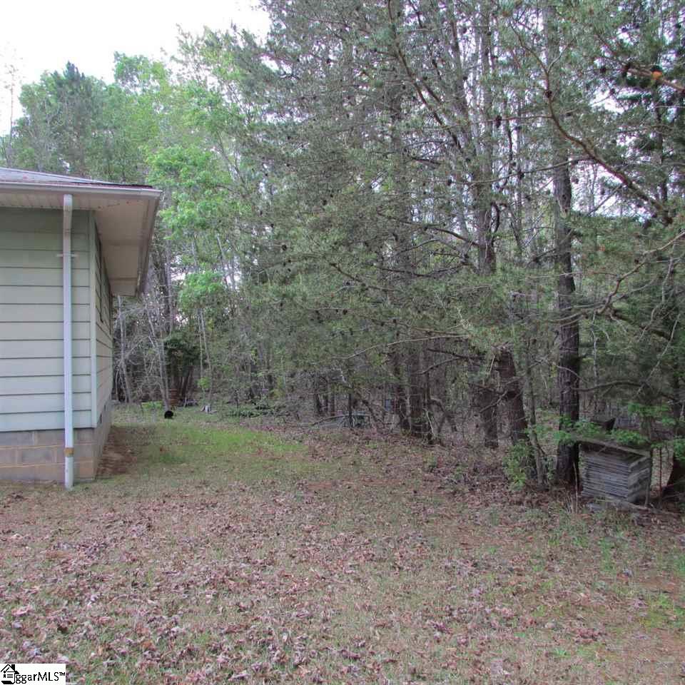 1520 Davis Road Woodruff, SC 29388 - Photo 7 of 26