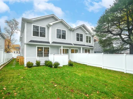 a view of utility room with washer and dryer