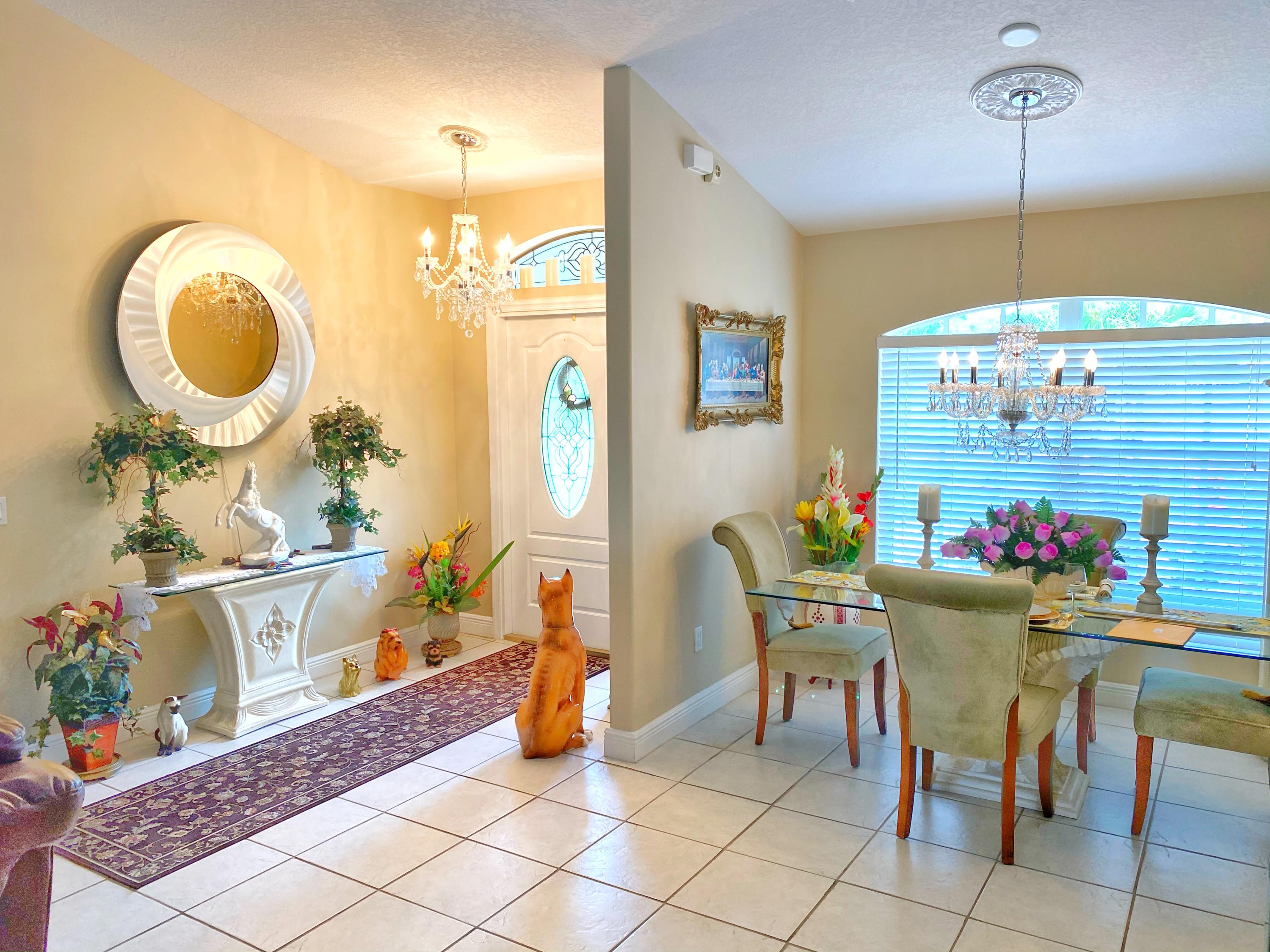 Entrance/Dining