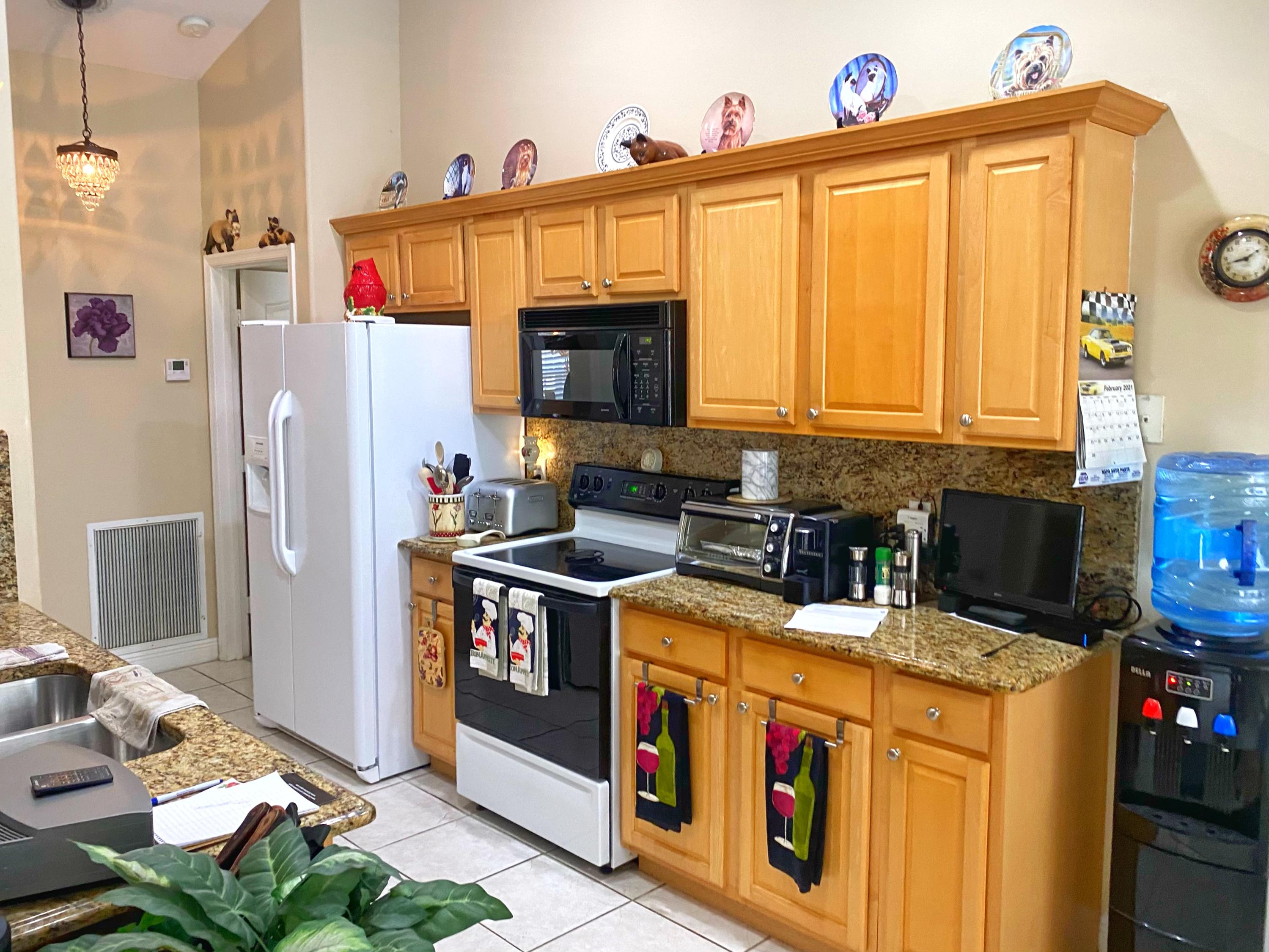 5994 Northwest Wolverine Road Port St. Lucie, FL 34986 - Photo 10 of 37 Kitchen
