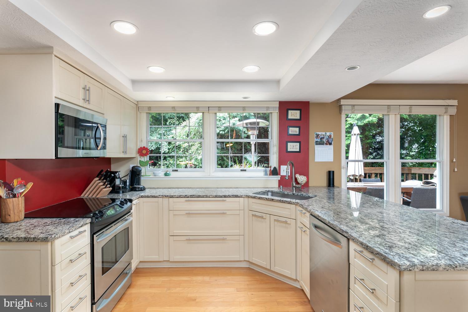 11603 Deer Forest Road Reston, VA 20194 - Photo 3 of 29 Kitchen