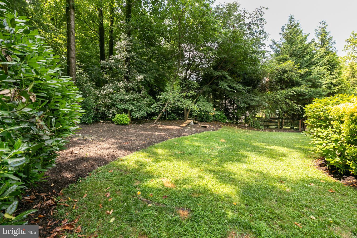 11603 Deer Forest Road Reston, VA 20194 - Photo 28 of 29 Back/Side Yard