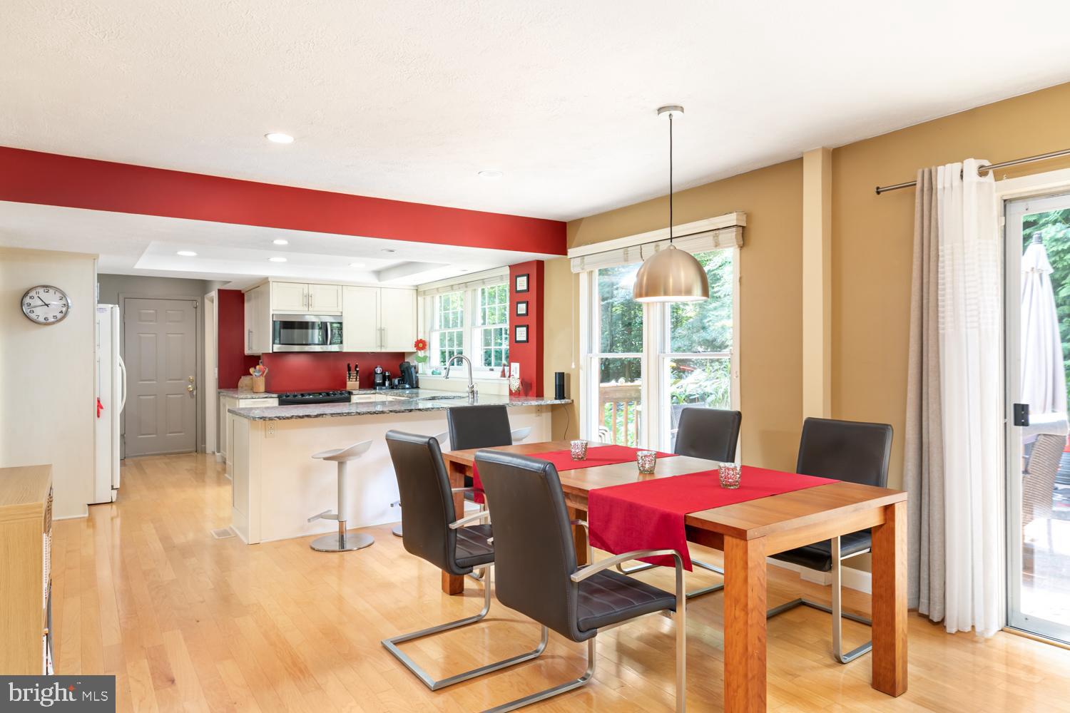 11603 Deer Forest Road Reston, VA 20194 - Photo 5 of 29 Kitchen/Breakfast Room