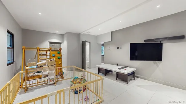 $6,200 | 17 Arthur Place, Yonkers, NY 10701