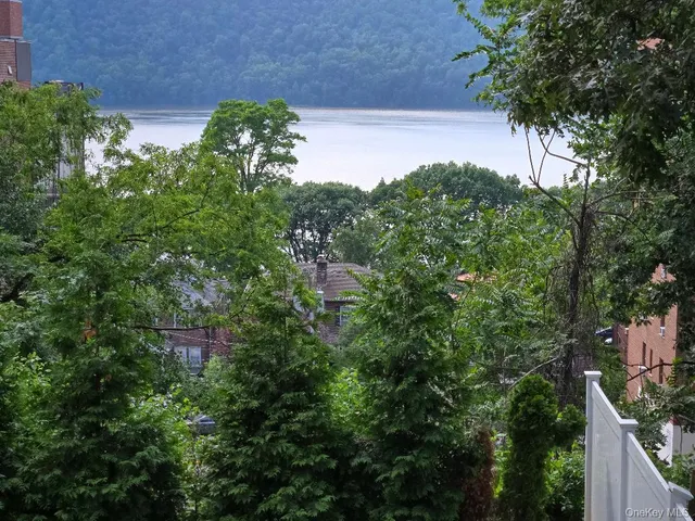 $6,200 | 17 Arthur Place, Yonkers, NY 10701