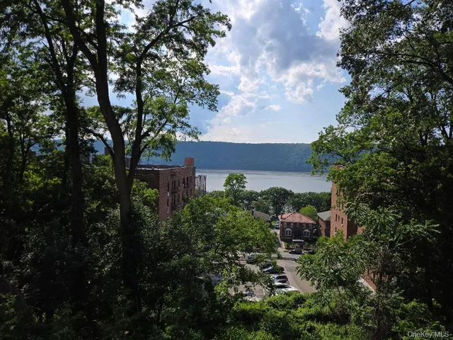 $6,200 | 17 Arthur Place, Yonkers, NY 10701
