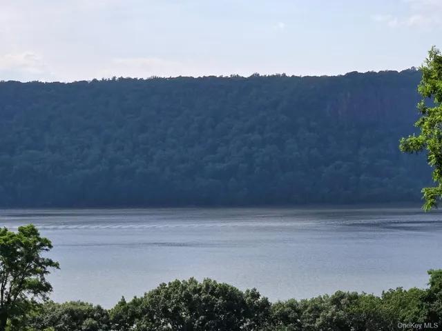 $6,200 | 17 Arthur Place, Yonkers, NY 10701