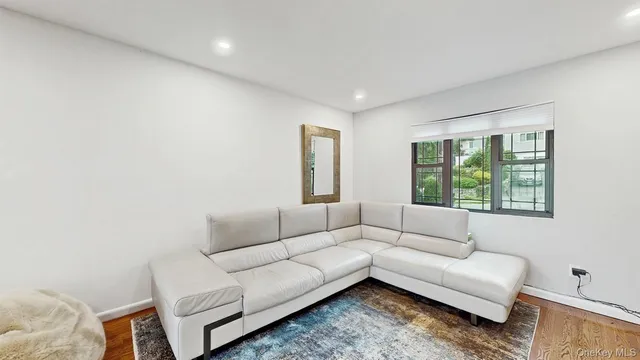 $6,200 | 17 Arthur Place, Yonkers, NY 10701