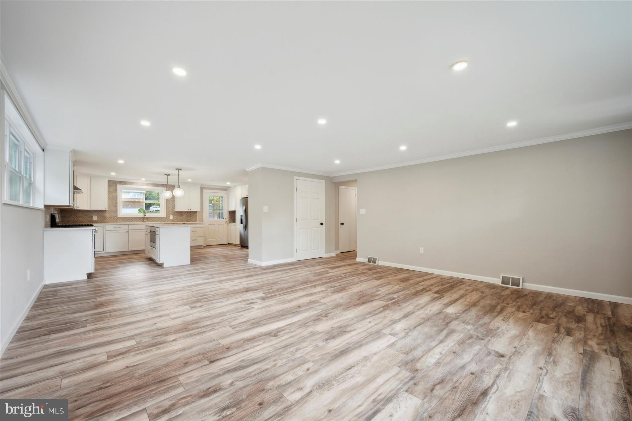 240 Frederick Road Havertown, PA 19083 - Photo 3 of 28