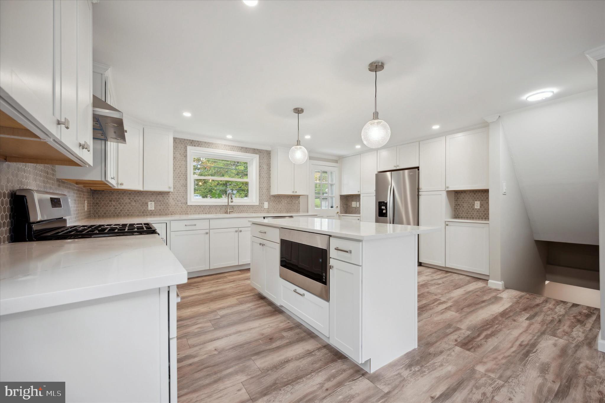 240 Frederick Road Havertown, PA 19083 - Photo 4 of 28