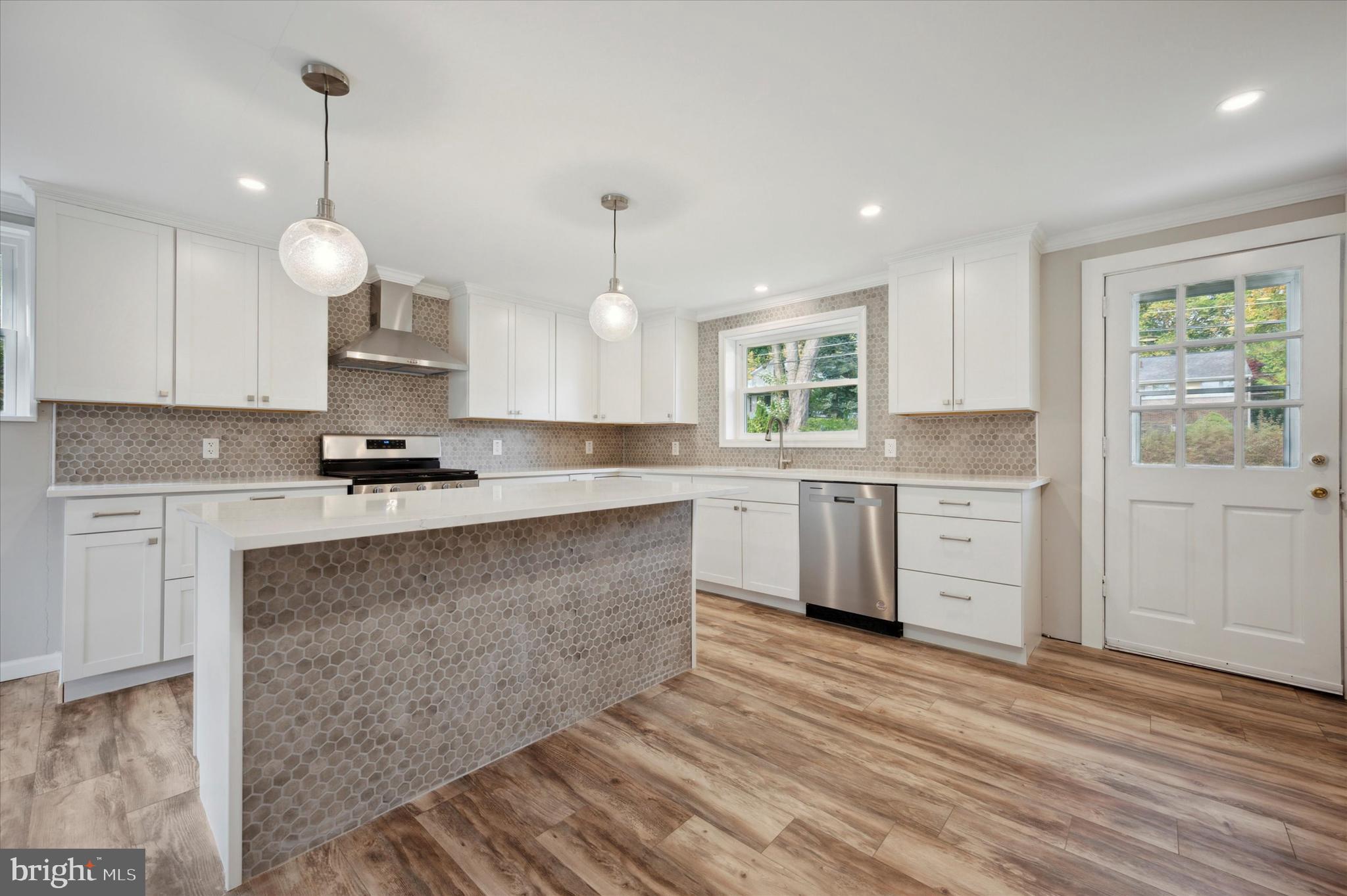 240 Frederick Road Havertown, PA 19083 - Photo 6 of 28