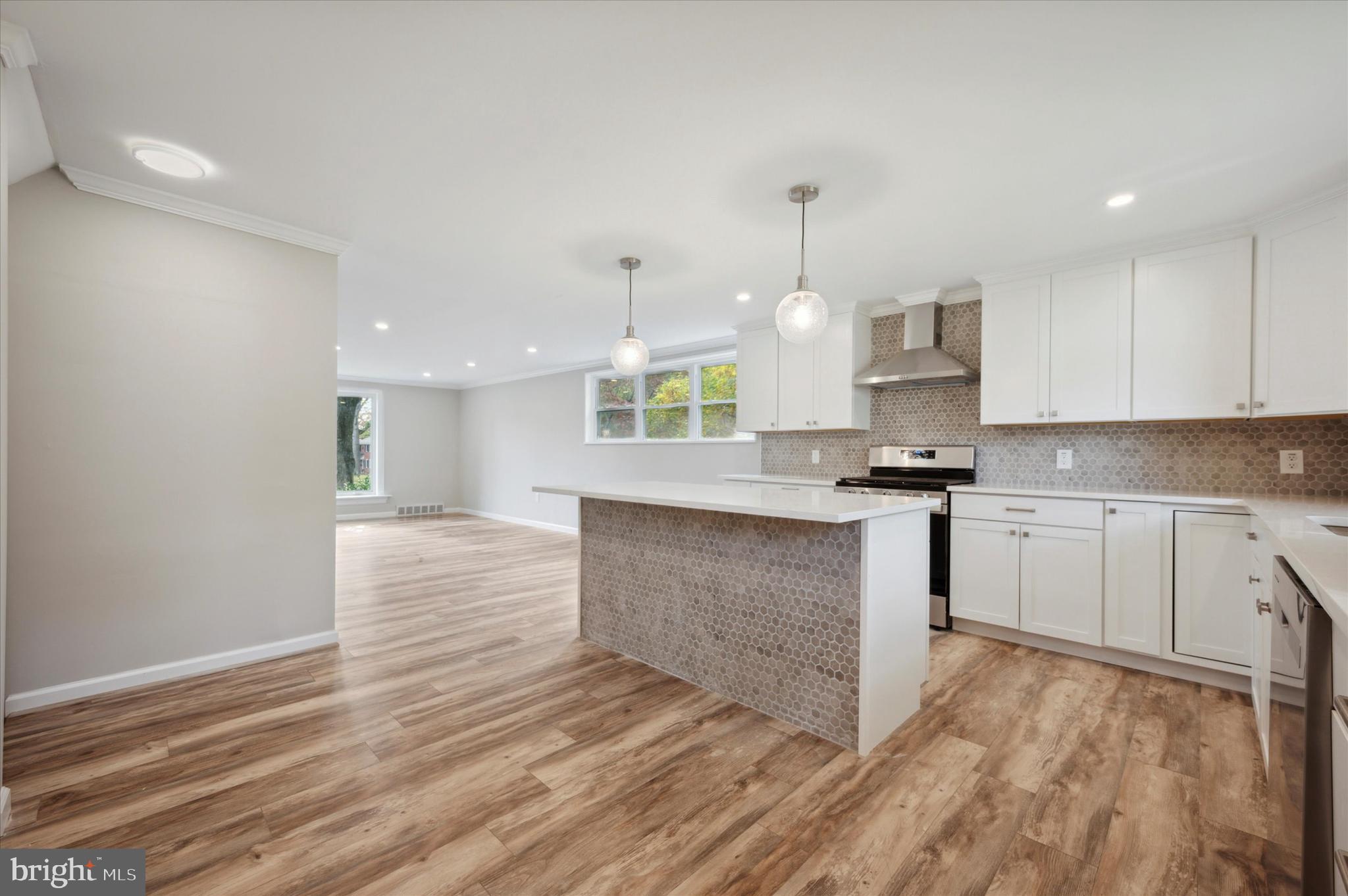 240 Frederick Road Havertown, PA 19083 - Photo 7 of 28