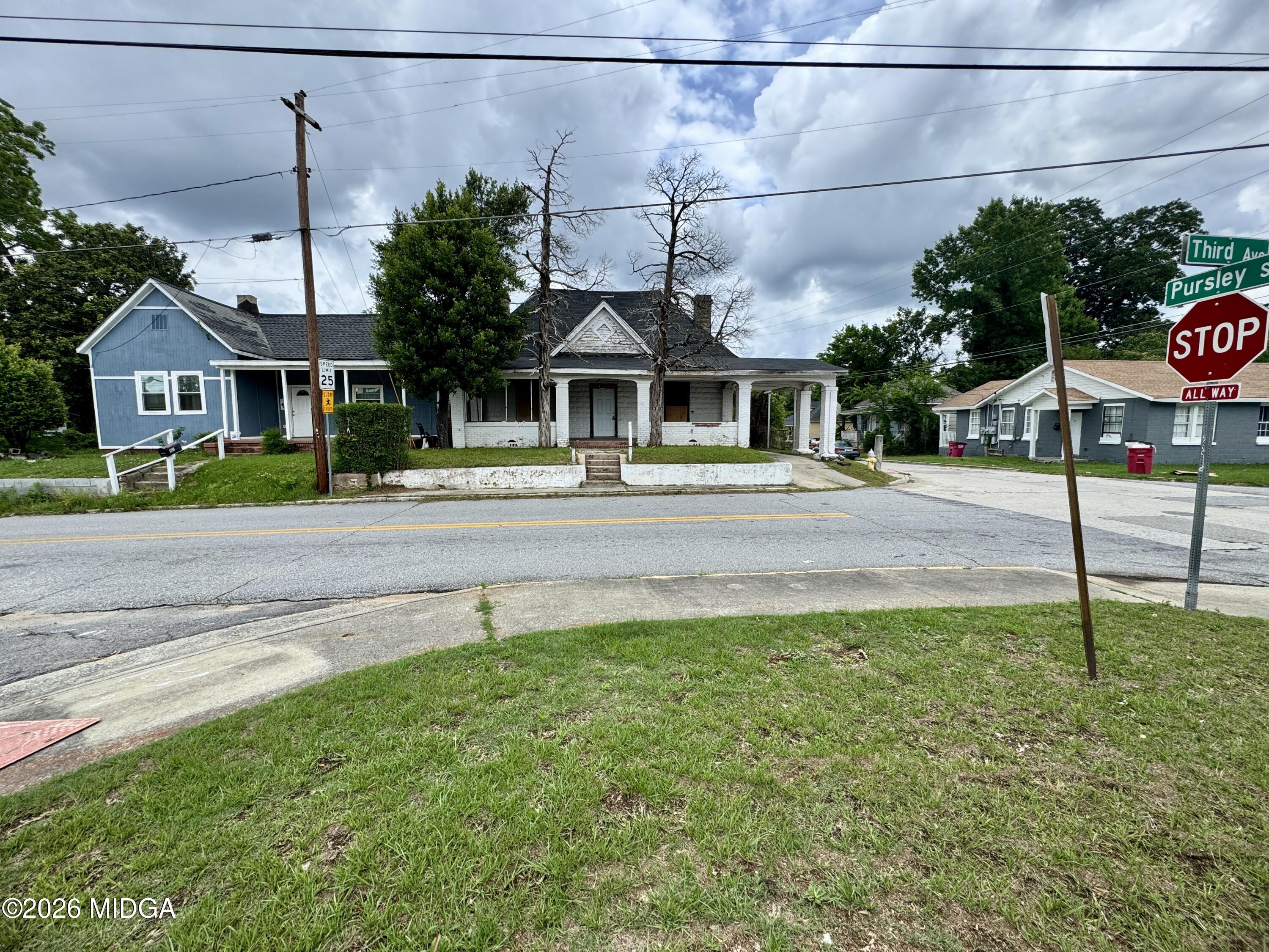 1905 3rd Avenue Macon, GA 31201 - Photo 3 of 27 a front view of a house with a yard
