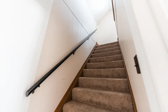 $209,900 | 120 Sabin Street, Sycamore, IL 60178