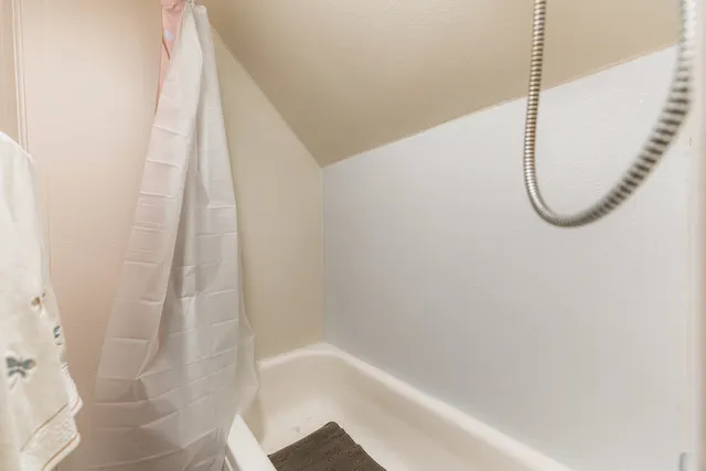 $209,900 | 120 Sabin Street, Sycamore, IL 60178