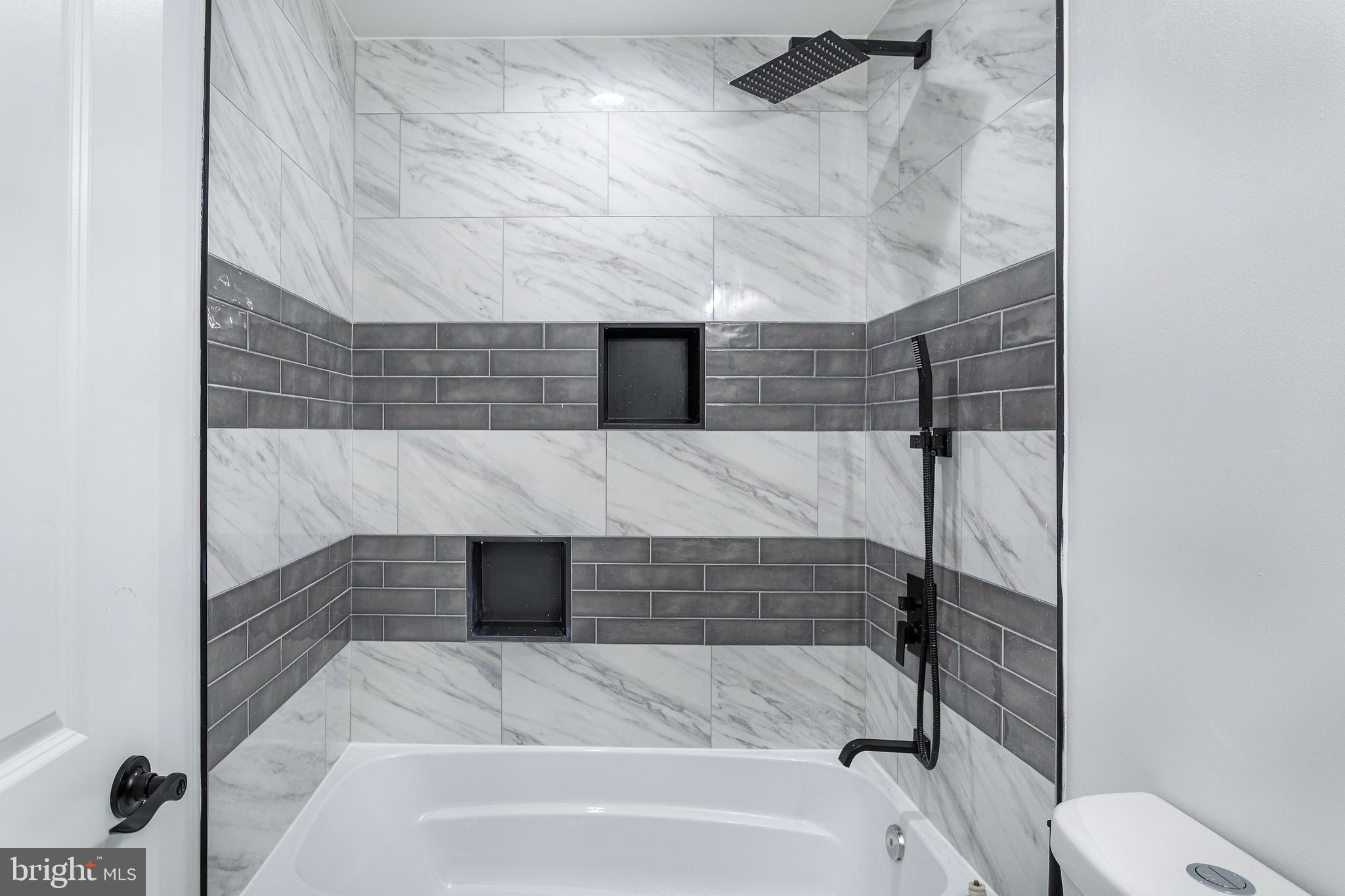 1354 Rittenhouse Street Northwest Washington, DC 20011 - Photo 29 of 37 Soaking tub