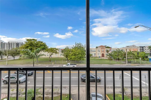 $169,000 | 1250 Northeast 125th Street, Unit 311C, North Miami, FL 33161
