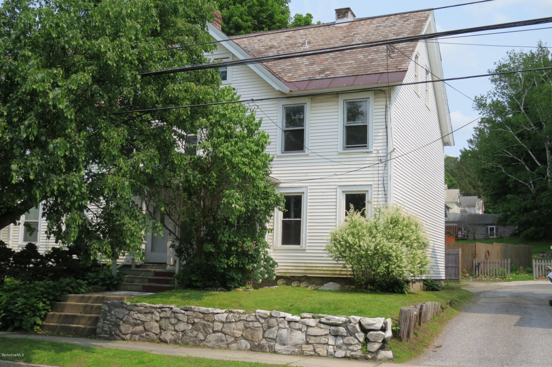 33 Summer Street Adams, MA 01220 - Photo 3 of 26 IMG_6044 R