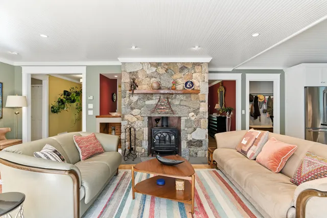 $950,000 | 853 Mere Point Road, Brunswick, ME 04011