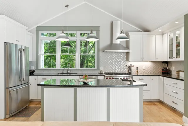 $950,000 | 853 Mere Point Road, Brunswick, ME 04011