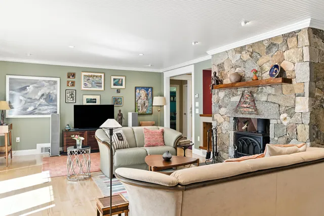 $950,000 | 853 Mere Point Road, Brunswick, ME 04011